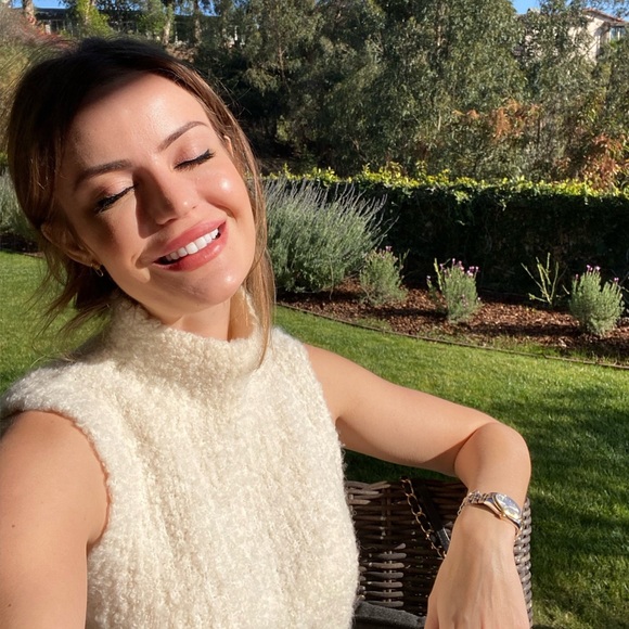 Meet your Posher, Sarah - Picture 1 of 1